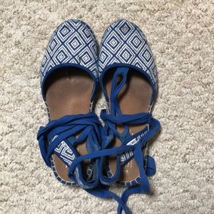 Cute Aztec tie-up shoes